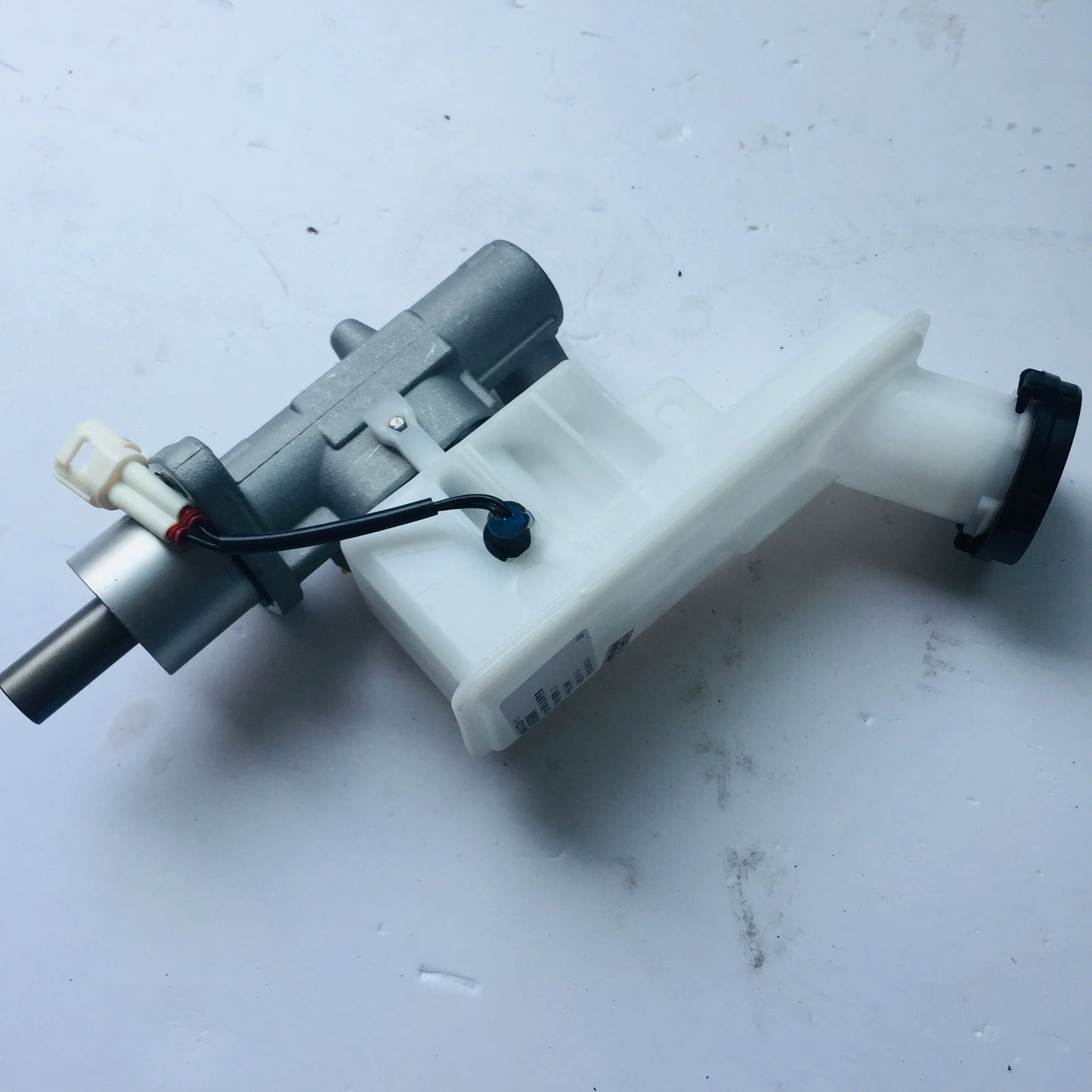 Brake Master Cylinder / Brake Master Pump for Suzuki Swift